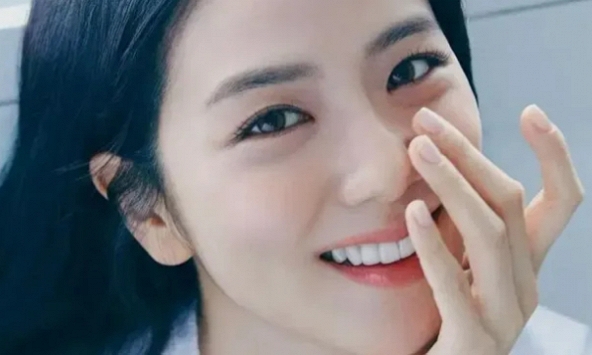 Người phụ nữ đẹp nhất thế giới năm 2024