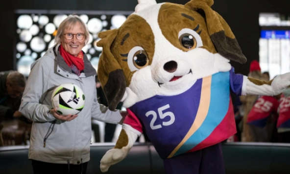 Ra mắt linh vật giải bóng đá nữ EURO 2025