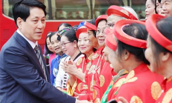 Chủ tịch nước Lương Cường gặp mặt các đại biểu phụ nữ cao tuổi tiêu biểu toàn quốc