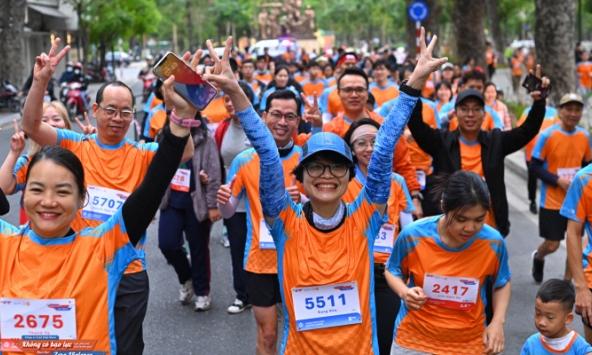 'Mỗi bước chạy hôm nay sẽ đưa chúng ta đến gần hơn một thế giới không còn nỗi sợ hãi, kỳ thị và bạo lực'