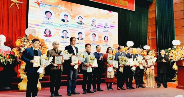 Hội nghị toàn thể các nhà khoa học Bắc Giang tại Hà Nội