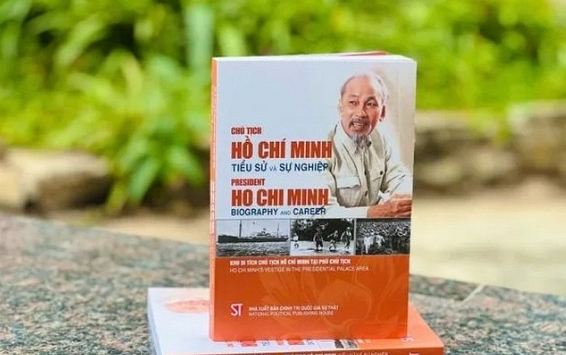 Xuất bản cuốn sách song ngữ Việt – Anh 'Chủ tịch Hồ Chí Minh - Tiểu sử và sự nghiệp'