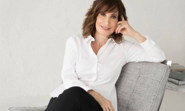 Loretta Ciraldo, nữ tiến sĩ da liễu truyền cảm hứng về vẻ đẹp tuổi tác