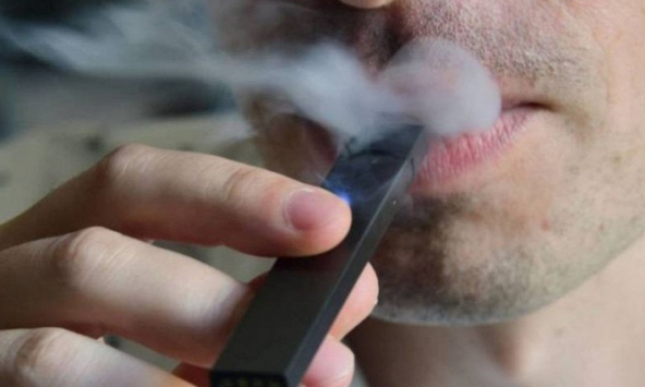 Bộ Y tế đề xuất bổ sung xử phạt người hút thuốc lá điện tử từ 1 - 2 triệu đồng