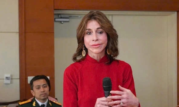 Bà Katrin Kandel, người nước ngoài duy nhất nhận Giải thưởng Tình nguyện Quốc gia 2024