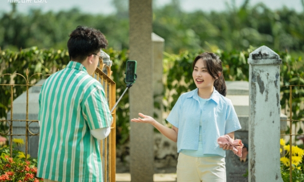 'Nhà Gia Tiên' tung poster chính thức quy tụ nhiều thế hệ diễn viên của điện ảnh Việt