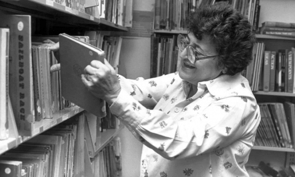 Nữ giáo sư cả đời cống hiến cho nghiên cứu xóa mù chữ