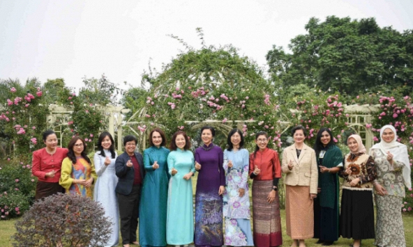 Phu nhân Tổng Bí thư Tô Lâm gặp mặt Nhóm Phụ nữ Cộng đồng ASEAN tại Hà Nội