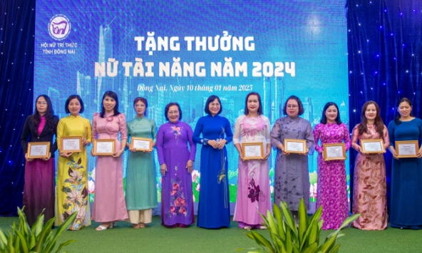 26 nữ trí thức ở Đồng Nai được tặng thưởng Nữ tài năng