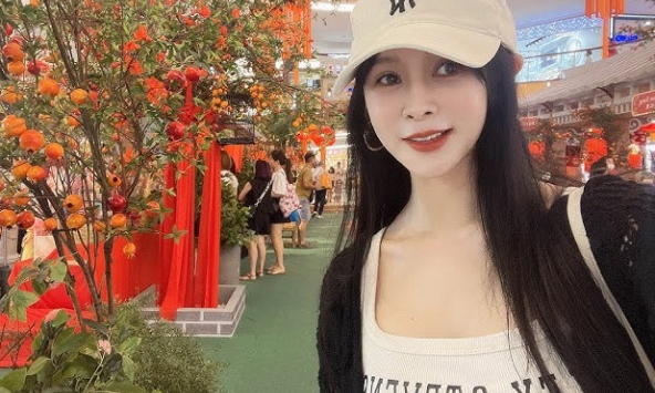 Cô gái 32 tuổi ở Hà Nội chia sẻ: Cả năm có thể 'nhịn' nhưng cứ đến Tết là phải đi du lịch thật 'xõa' mới thôi!