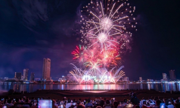 Những chính sách giá vé chưa từng có tại Lễ hội pháo hoa quốc tế Đà Nẵng - DIFF 2025