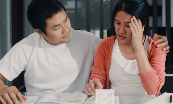 Đưa vợ 15 triệu tiêu Tết, vợ cầm rồi thở dài nói một câu khiến tôi mừng rỡ vì đã tìm được đúng người bạn đời