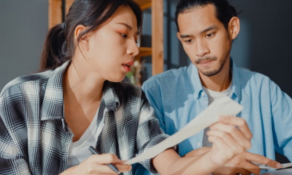 Khoe với chồng tổng tiền thưởng Tết của gia đình được 30 triệu, nào ngờ anh muốn dùng số tiền đó biếu mẹ và em dâu