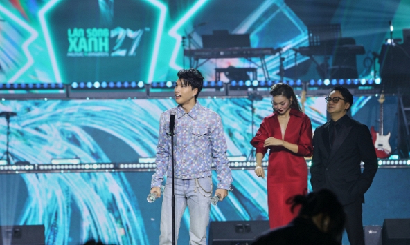 Làn Sóng Xanh 2024: HIEUTHUHAI thắng cú đúp Giải thưởng, Sơn Tùng M-TP nhận giải 'Bài hát của năm'