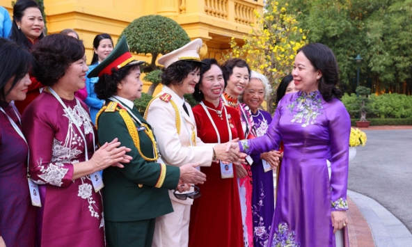 Phó Chủ tịch nước Võ Thị Ánh Xuân gặp mặt 95 nữ đảng viên tiêu biểu Thủ đô