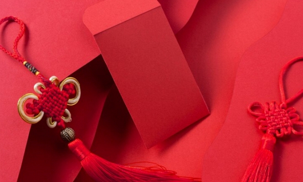 Về quê chồng ăn Tết, tôi nghẹn ngào khi nhận được phong bì mừng tuổi dày cộm và câu nói đau lòng của mẹ chồng