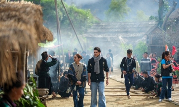 Theo chân cặp đôi 'Yêu nhầm bạn thân' đi khắp đất Việt