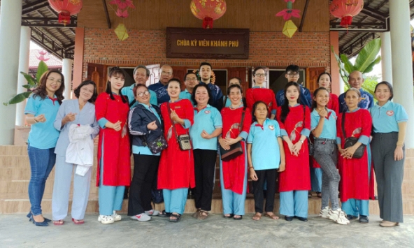 Nhóm thiện nguyện Tâm Đức Khánh Hòa  Mang Tết nhân ái đến cho hàng trăm hộ gia đình và người lang thang cơ nhỡ