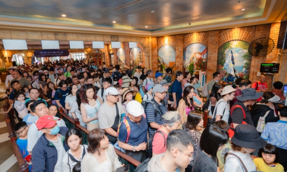  Gần 40 chuyến bay quốc tế/ngày, du lịch Phú Quốc 'bội thu' dịp tết Nguyên đán 