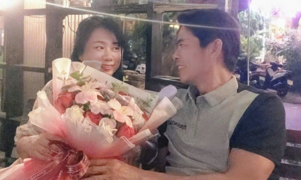 Nha Trang phong phú quà tặng Valentine- Người bán đông hơn người mua