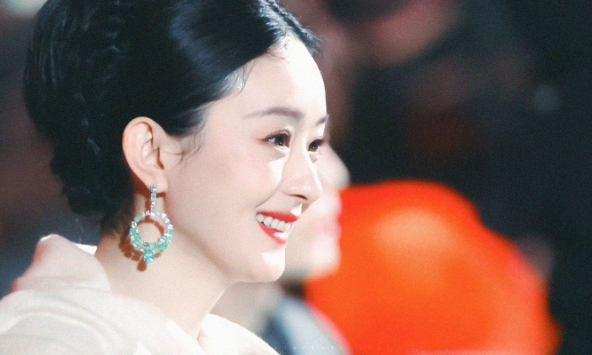 Triệu Lệ Dĩnh lại gây sốt, netizen đồng loạt bình luận: Dễ chịu vô cùng