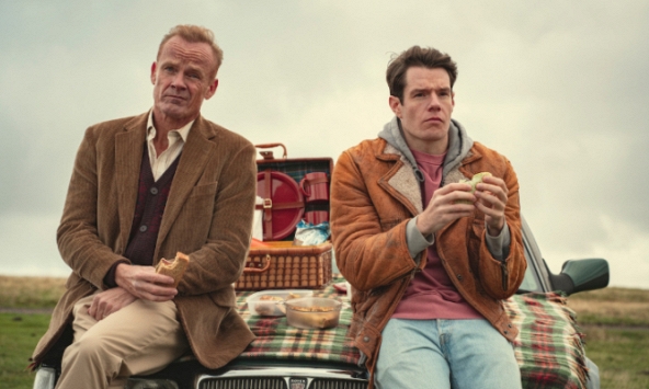 Xem phim 'Sex Education', tôi giật mình nhận ra bản thân đang biến thành một bà mẹ TỒI TỆ: Thương con nhưng khiến con phải hét lên 'Hận mẹ'