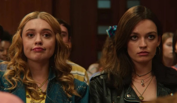 Thức trắng đêm xem phim 'Sex Education', tôi bật khóc nhớ lại hồi ức đau thương 20 năm trước: Sự yếu đuối phải trả một cái giá quá đắt