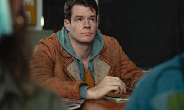 Xem phim 'Sex Education', tôi ngỡ ngàng nhận ra mình đang 'đóng vai' bà mẹ TỆ HẠI: Yêu thương con nhưng khiến con sống trong ngục tù