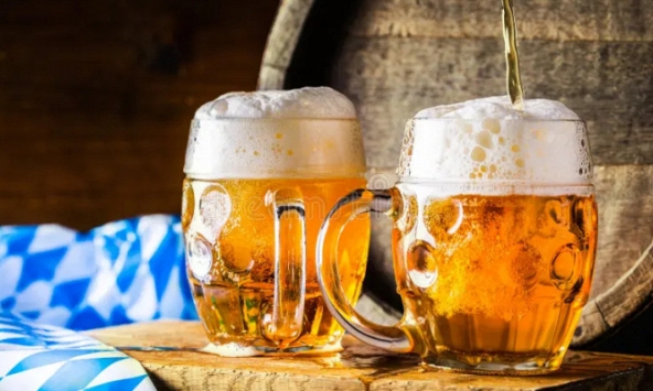 Hai cốc bia mỗi ngày gây teo não tương đương một thập kỷ lão hóa