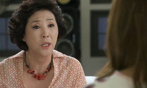 Con trai gửi tôi 400 triệu nhờ giữ giúp, sau khi cưới, con dâu đòi tôi 900 triệu, lý do con đưa ra làm tôi hoảng loạn