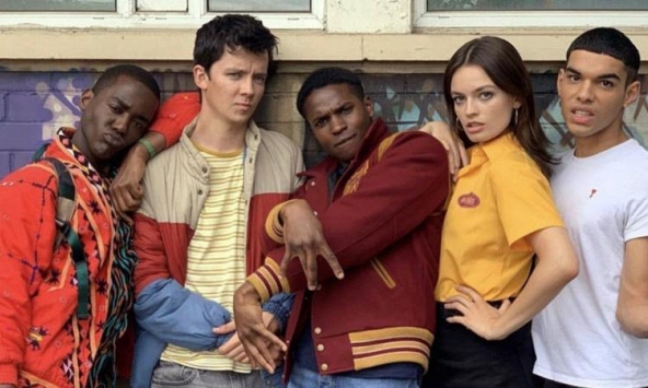 Thức trắng đêm xem phim 'Sex Education', tôi thất thần vì đang SỐNG TỆ: Vợ ôm con bỏ đi, bị mọi người XA LÁNH chỉ vì lỗi này