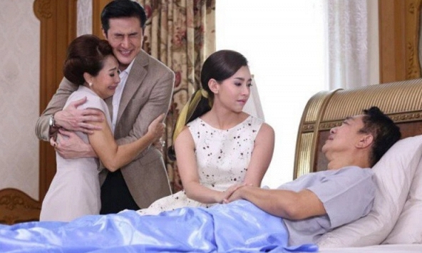 Lương hưu của bố 50 triệu/tháng, trước lúc mất ông cho chúng tôi 100 triệu, nhìn số tiền ông cho em dâu mà tôi không thể bình tĩnh được