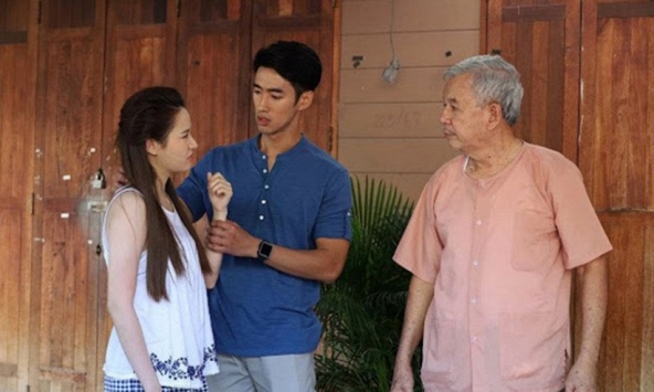 Bố chồng hứa cho con dâu 2 tỷ nếu chịu sinh con, nào ngờ con lạnh lùng đáp một câu khiến ông uất ức suốt đêm không ngủ