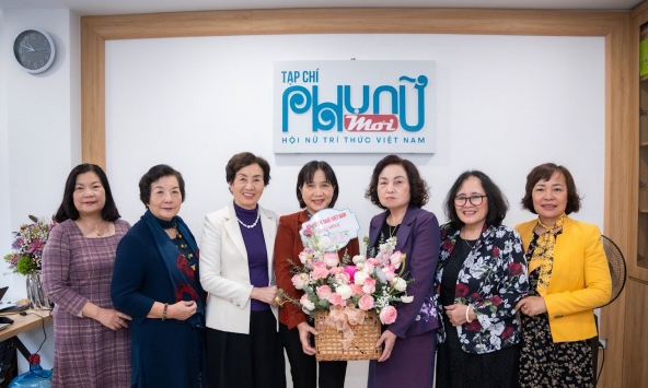 Hội Nữ trí thức Việt Nam thăm và làm việc với Tạp chí Phụ nữ Mới 