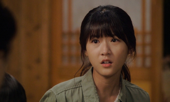 Hàng xóm tiết lộ tình trạng Kim Sae Ron trước khi tự sát: Ngồi khóc ở cầu thang chung cư, cổ tay có nhiều vết thương