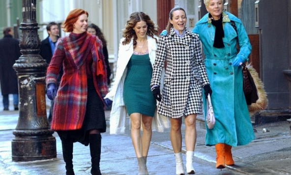 Nửa đêm xem phim 'Sex and the City', tôi đỏ mặt nhìn chồng: BÍ KÍP để HÔN NHÂN HẠNH PHÚC nằm ở điều đơn giản này