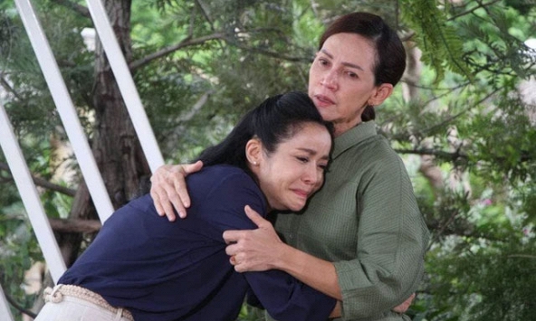 Nửa đêm, con rể đang say sưa 'kéo gỗ', tôi đánh thức, yêu cầu con ký vào tờ đơn ly hôn do chính tay tôi viết thay con gái