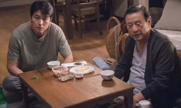 Nhìn thấy cặp lồng cơm mà con dâu mang cho bà thông gia, tôi từ bỏ ý định chia tài sản và không đến nhà con nào sống nữa