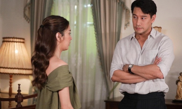 Nhìn món chả cuốn bị cháy đen, chồng định bê mâm cơm đổ đi nhưng bố chồng chỉ vào bụng của con dâu, nói một câu cả nhà bừng tỉnh