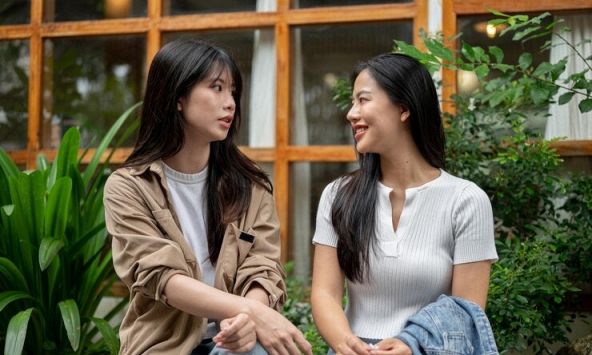 Ngày tôi ra tòa ly hôn, chị dâu tổ chức tiệc mừng, còn rút 1 tỷ tiền tiết kiệm cho tôi xây nhà mới