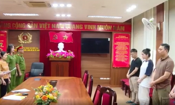 Vụ kẹo rau củ Kera: Hằng Du Mục, Quang Linh Vlog bị bắt vì sản xuất hàng giả