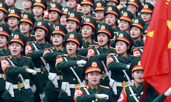 'Bóng hồng' kiêu hãnh luyện diễu binh 30/4 tại Biên Hòa