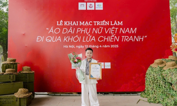 Gia Hưng- cậu bé đa tài của xứ Lào Cai, gương mặt Đại sứ hình ảnh chương trình 'Áo dài Việt -đi qua khói lửa chiến tranh'