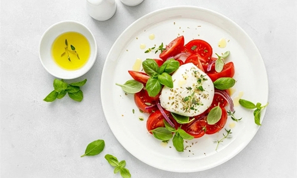 Chuyên gia tiết lộ chế độ ăn giúp giảm nguy cơ ung thư vú ở phụ nữ sau mãn kinh