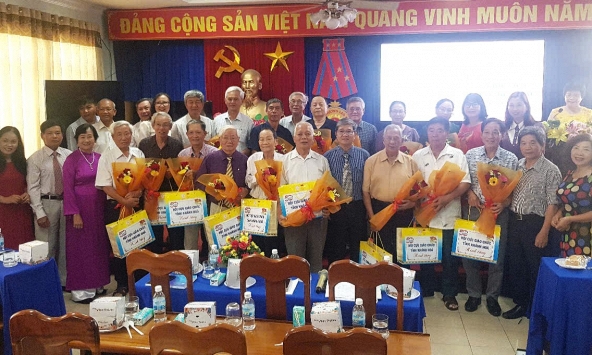 Khánh Hòa: Tôn vinh 18 cựu nhà giáo tham gia kháng chiến chống Mỹ