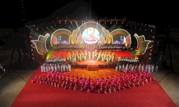 Nha Trang- Đêm nhạc Đạo bên tháp Trầm Hương, trên 2.000 người tham dự