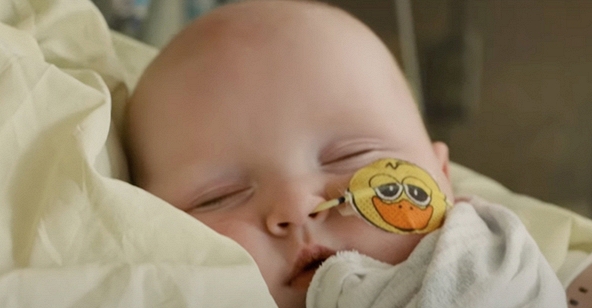 Kỳ tích y học: Em bé đầu tiên được điều trị bằng công nghệ chỉnh sửa gen cá nhân hóa