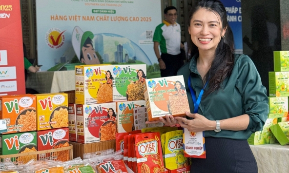 Khởi nghiệp với món ăn vặt: Cô gái Đà Lạt mang “Vị” Việt ra thị trường thế giới