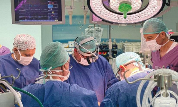Israel thực hiện thành công ca cấy ghép tim nhân tạo hoàn toàn đầu tiên