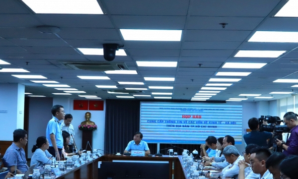 Hàng giả và lừa đảo trại hè ‘nóng’ tại họp báo ở TPHCM